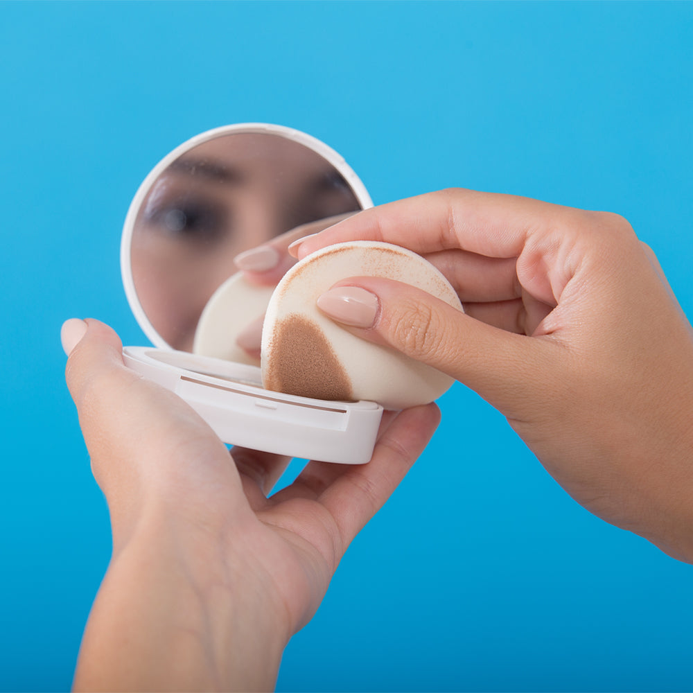 Kremi Compact Oil Free SPF 50 - Lëkurë e kombinuar / e Yndyrshme - Light 10gr