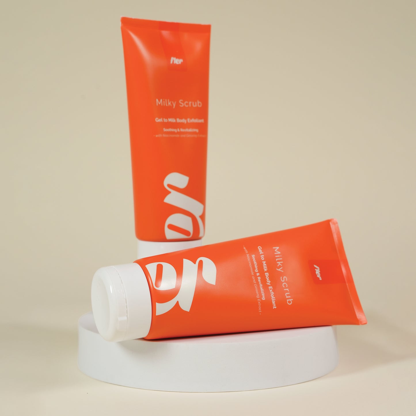 MILKY SCRUB - Eksfoliues për trupin që kthehet në qumësht