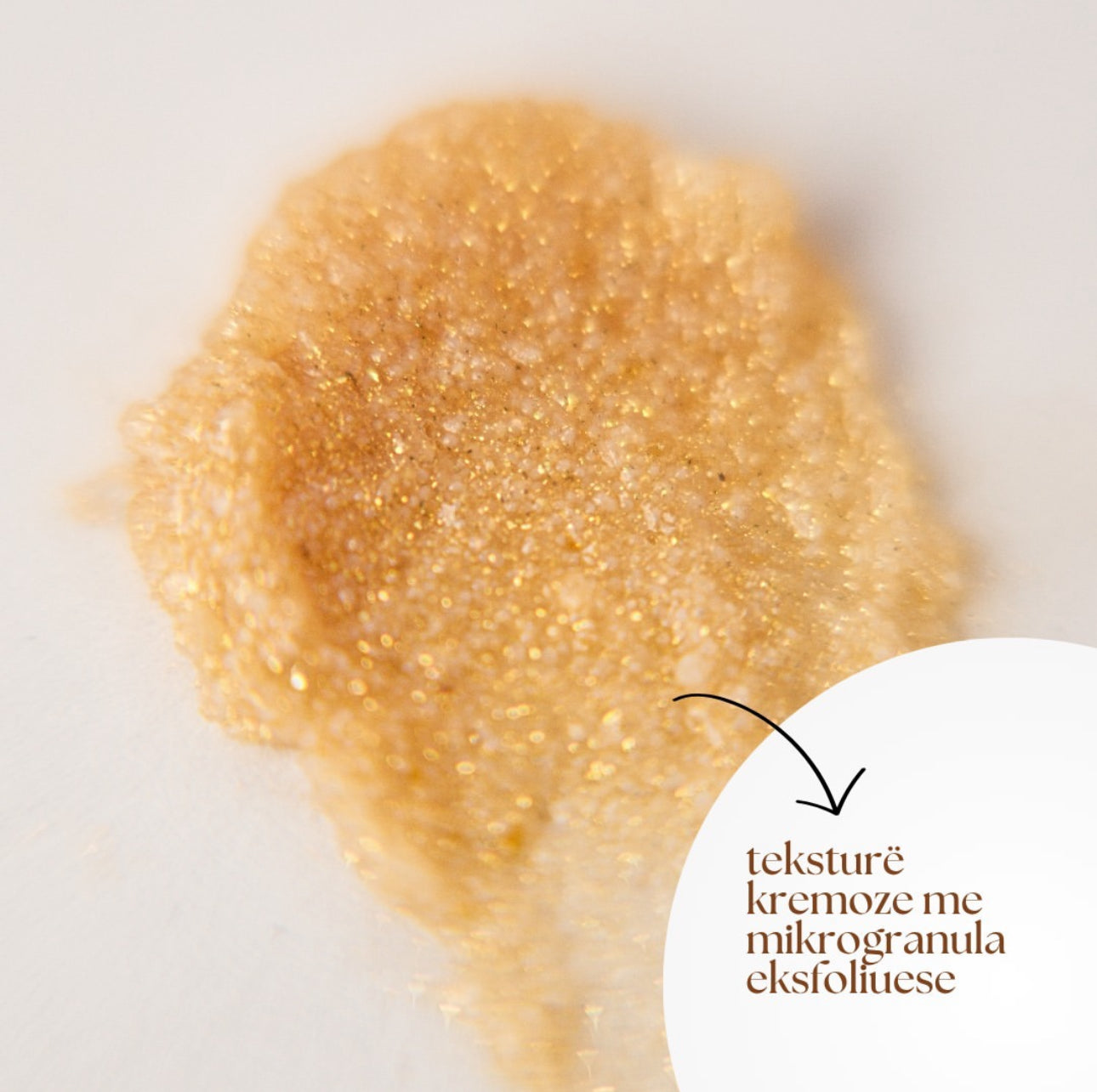 Brightening Vit C Scrub - Scrub & Maskë me Vitaminë C për të rikthyer shkëlqimin lëkurës dhe zbehur njollat kafe 75ml