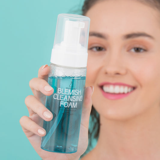 Blemish Cleansing Foam - Shkumë për të pastruar poret e lëkurës në thellësi, përthanë puçrrat & mban nën kontroll shpërthimet e akneve në lëkurat e yndyrshme