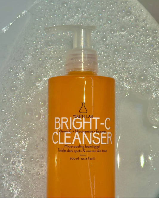 Bright-C Cleanser - Larës shkumues micro-peeling për lëkurë me njolla kafe dhe pa shkëlqim - Çdo tip lëkure 300ml